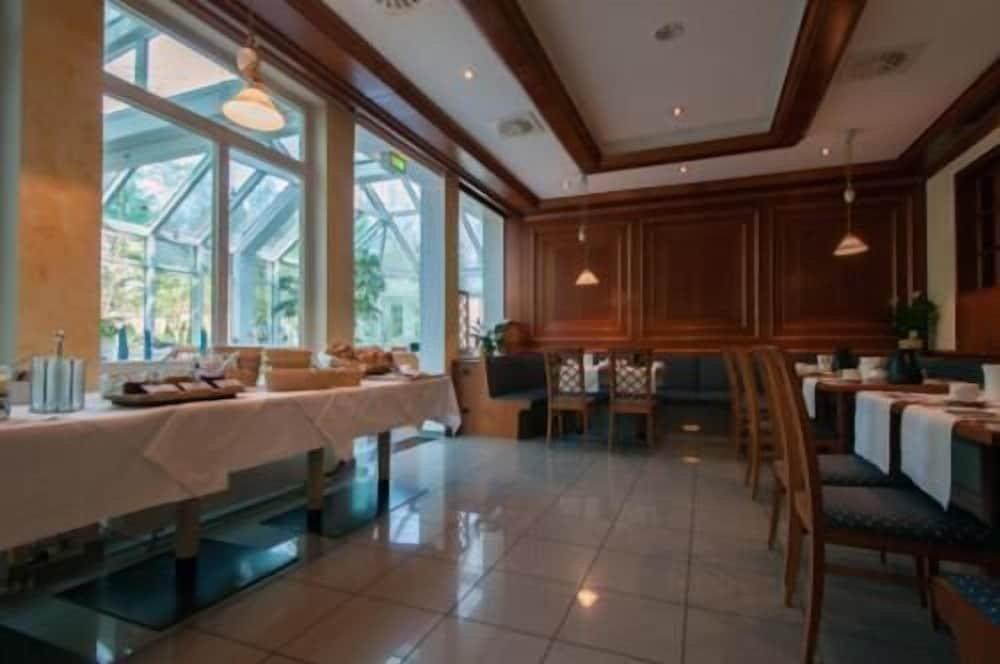 Albhotel Fortuna Riederich ภายนอก รูปภาพ
